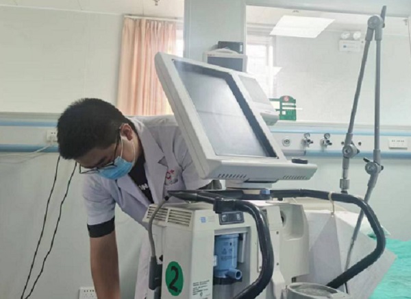 什么病人要上呼吸机ICU里的“特种兵”，呼吸之间 守护生命！_https://www.jmylbn.com_新闻资讯_第2张